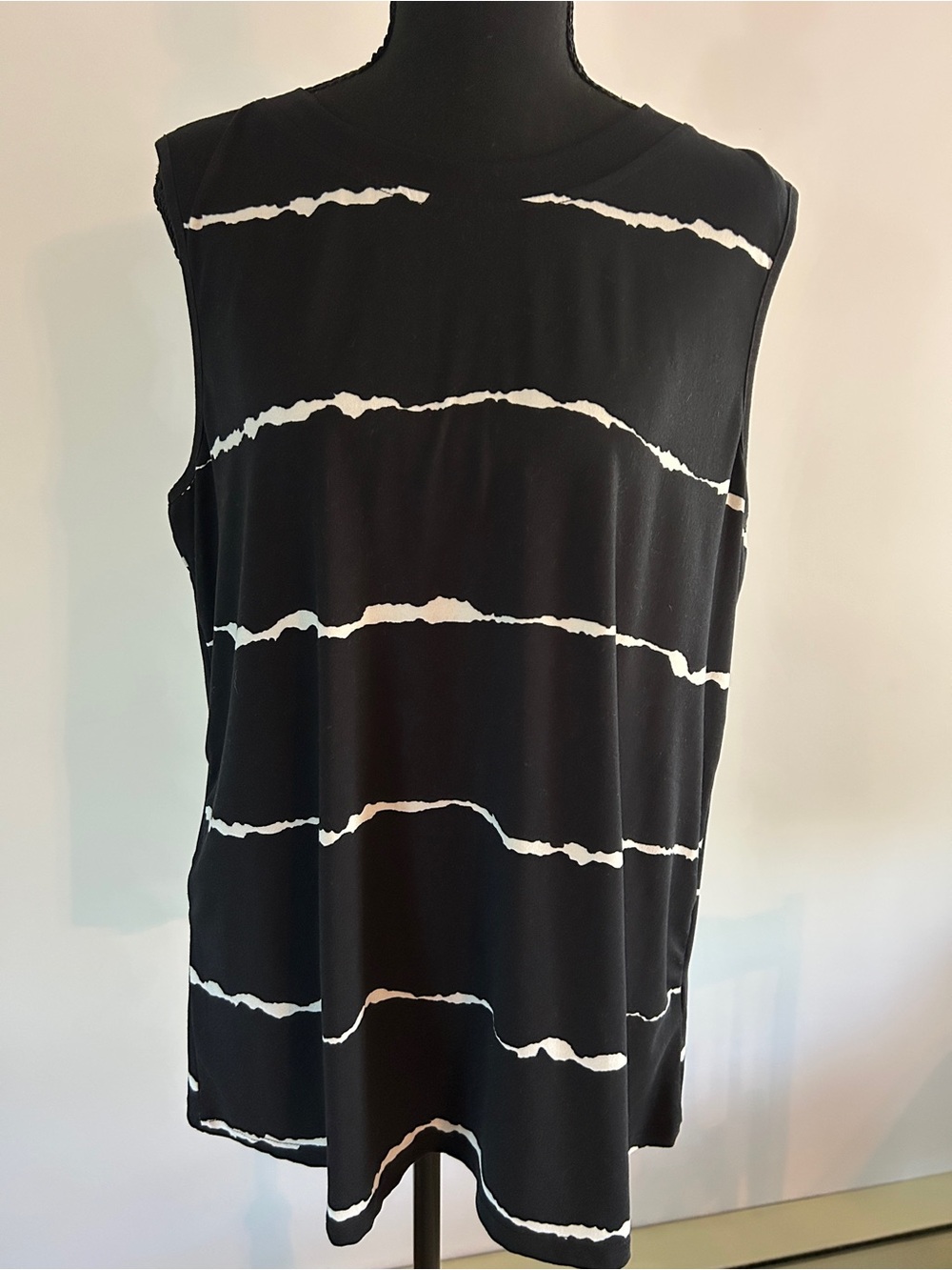 Sleeveless Black Tank Top with White Stripe Detail